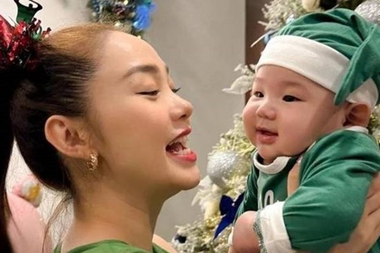 Minh Hằng chăm con vất vả suốt từ 6h sáng đến 11h đêm, từng định đặt tên con là Hyun Bin