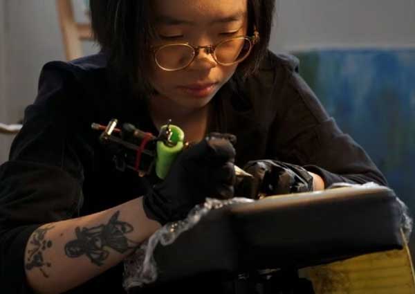 Thế hệ trẻ tại quốc gia hàng đầu châu Á: Thà ít tiền còn hơn bận rộn, thăng tiến công việc chẳng còn là mơ ước-1