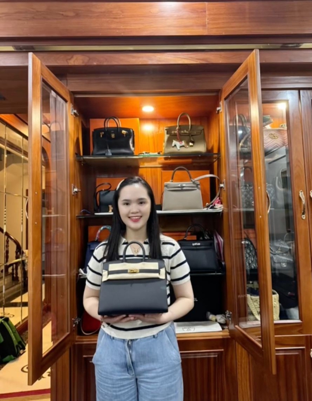 Ái nữ nhà cựu Chủ tịch CLB Sài Gòn được Duy Mạnh tặng túi Hermes giá hơn 700 triệu, khoe luôn tủ túi hàng hiệu bạc tỷ đáng mơ ước-2
