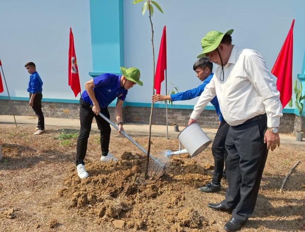 Hotboy 1m82 của đội tuyển Việt Nam thường xuyên làm việc thiện, trở thành đại sứ tình nguyện tỉnh Bình Dương-1