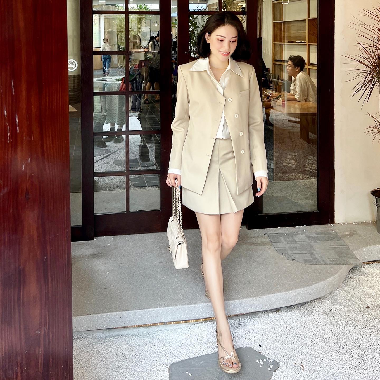 4 mẫu giày yêu thích của Tăng Thanh Hà và Linh Rin: Tôn dáng tối đa, chuẩn sang xịn mịn-7