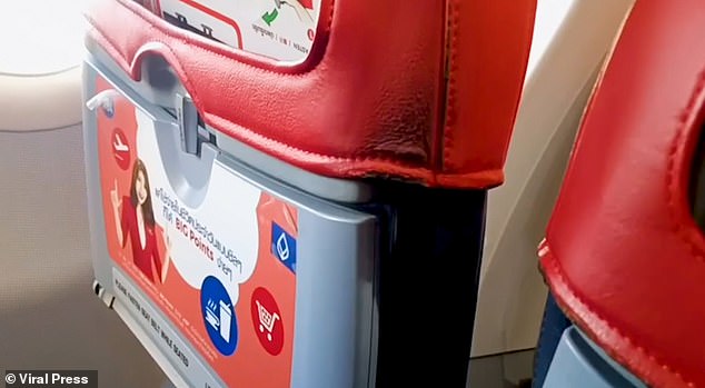 Kinh hoàng cảnh tượng khoang máy bay bốc khói mù mịt, nguyên nhân bắt nguồn từ vật bất ly thân của nhiều người-3