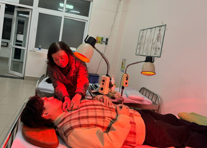 Nam ca sĩ Vpop vừa diễn xong tại Hải Phòng thì bị biến chứng, liệt dây thần kinh phải nhập viện-4