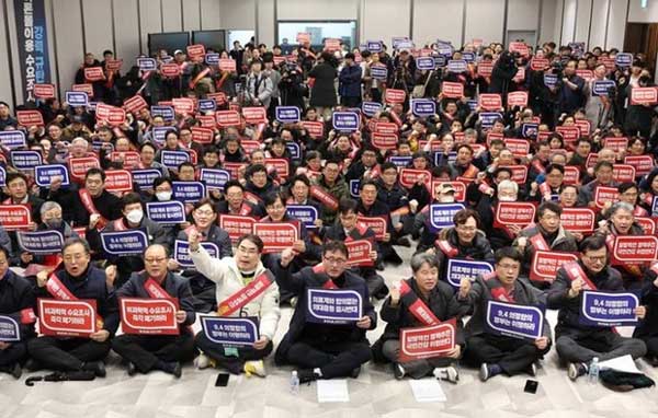 7 ngày khủng hoảng y tế Hàn Quốc: Bệnh nhân bị biến thành con tin, thoi thóp chờ được điều trị, y tá và điều dưỡng lóng ngóng tiếp quản chữa bệnh-1