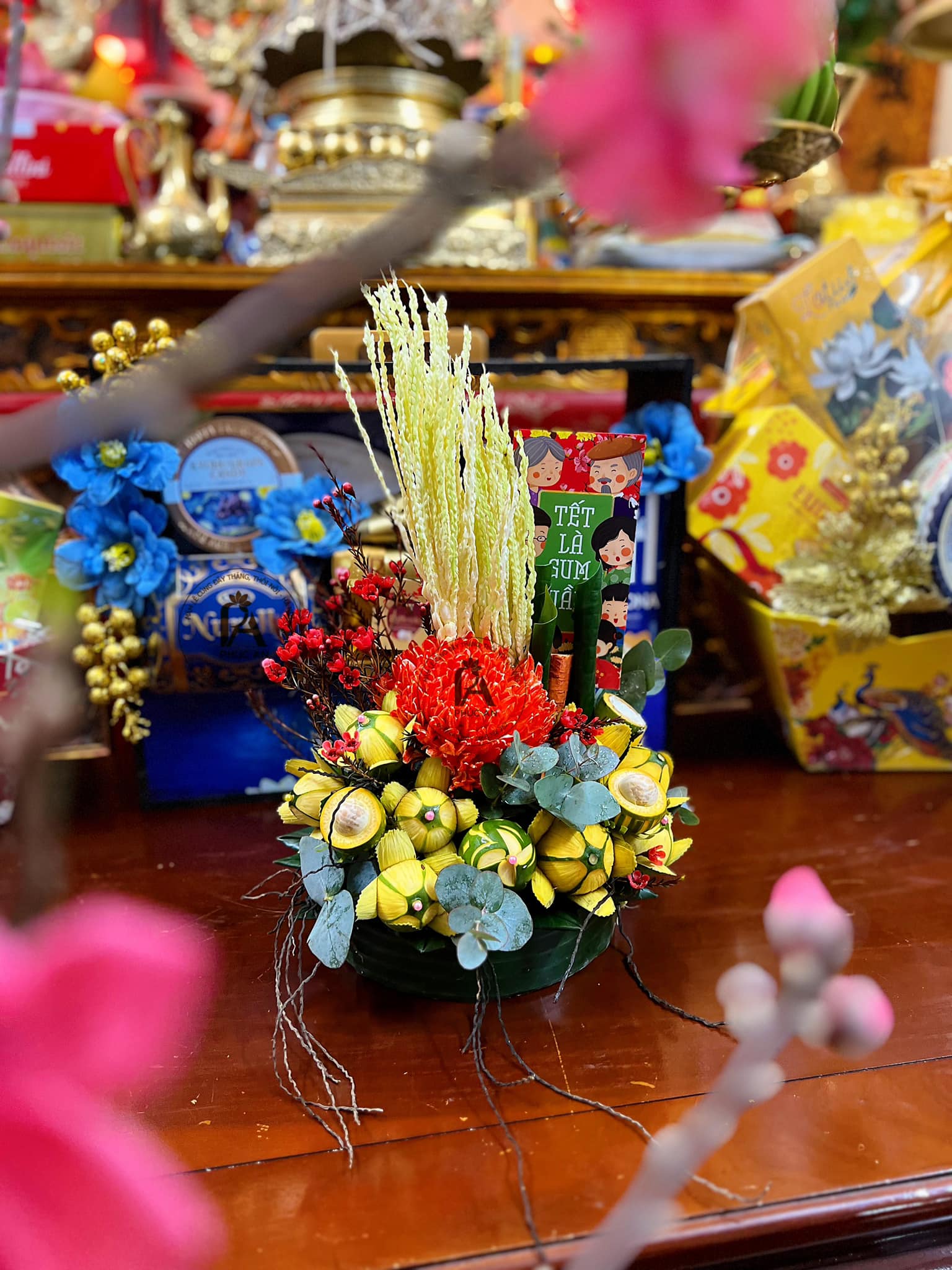 Người phụ nữ làm mâm lễ trầu cau, có khách đặt trước cả tháng-2