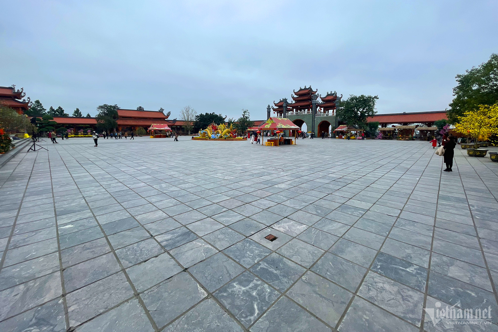 Cảnh hiếm thấy tại chùa Ba Vàng dịp đầu xuân-9