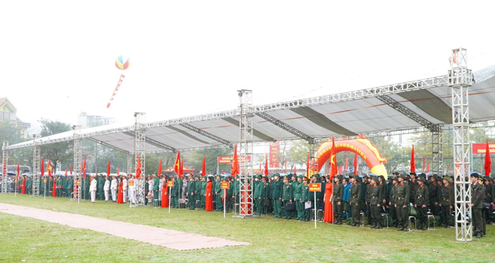 Phó Bí thư Thành ủy Hà Nội Nguyễn Văn Phong dự lễ giao, nhận quân tại huyện Chương Mỹ-2