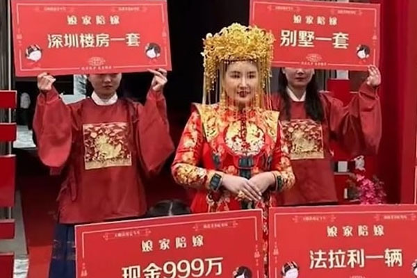 Tranh cãi chuyện cho con gái 1 tuổi 11 căn hộ làm của hồi môn-3