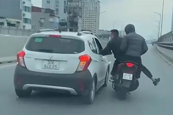 Chiêu thức quảng cáo bán iPhone chính hãng giá rẻ trên mạng xã hội để lừa đảo-1