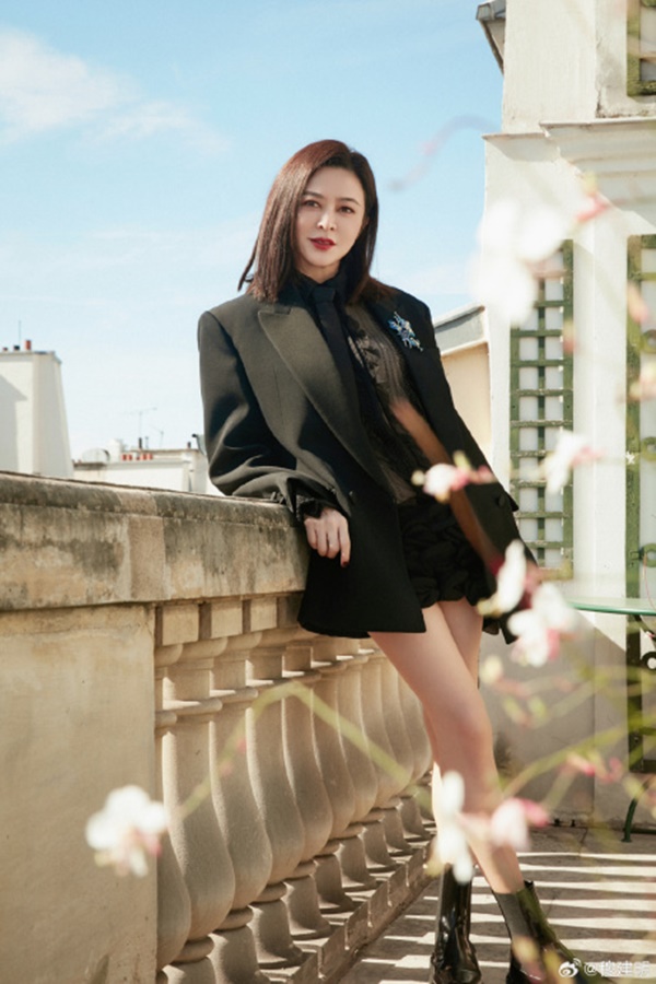 Mỹ nhân đẹp nhất Hồng Kông U70 vẫn xinh đẹp, rạng rỡ như gái trẻ: 1 bí quyết trước giờ đi ngủ khiến chị em phải học theo-5