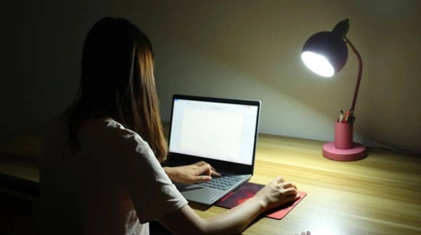 Những người dễ mắc ung thư thường có 3 thói quen này trước khi đi ngủ-1