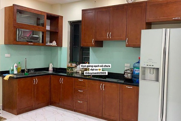 Chồng nổi tiếng thấy vợ bán hàng online cực khổ tặng cho chiếc túi hiệu giá bằng cả căn nhà: Làm gì mà giàu cỡ này?-8