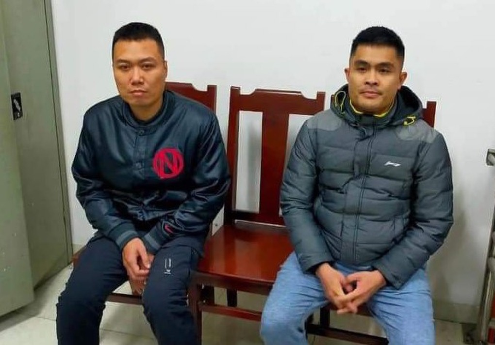 Triệu tập 2 thanh niên cà khịa, ẩu đả với tài xế ô tô trên vành đai 2-1