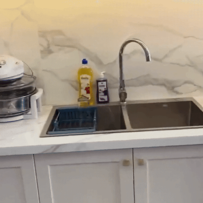 MC Quyền Linh khoe xây nhà khang trang cho mẹ ruột ở Tiền Giang, hút 5.000 người theo dõi livestream, khoe món quà tân gia độc lạ-18