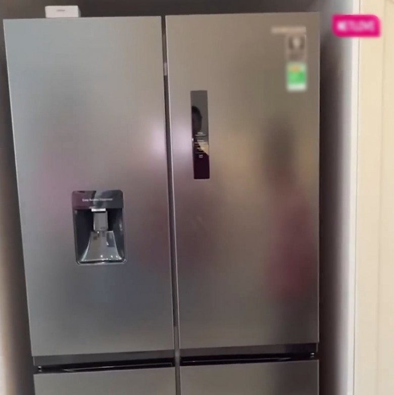 MC Quyền Linh khoe xây nhà khang trang cho mẹ ruột ở Tiền Giang, hút 5.000 người theo dõi livestream, khoe món quà tân gia độc lạ-25