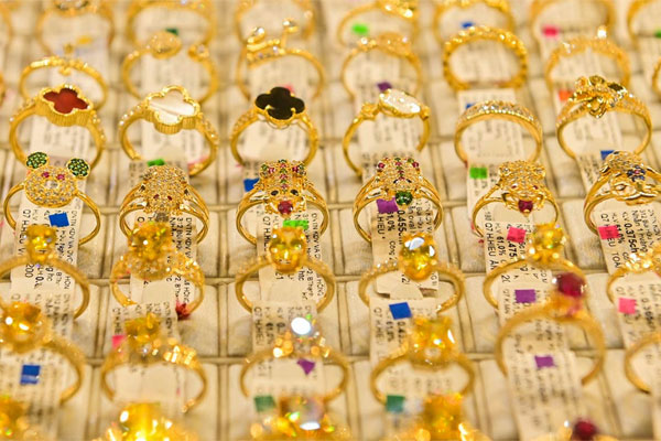 Giá vàng hôm nay 28/2/2024 rập rình rồi tăng vọt, vàng SJC cố thủ mốc 79 triệu-2