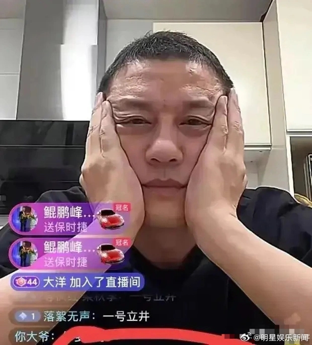 Lý Á Bằng khóc lóc trên livestream tiết lộ đã trả hết món nợ 140 tỷ đồng sau 10 năm, cả tuần chỉ ăn đồ trên mạng-2