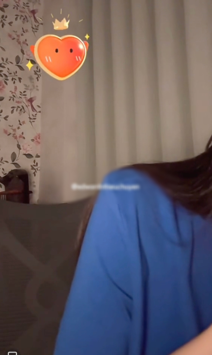 Nam Em có biểu hiện lạ khi đang livestream hát hò, nôn mửa ngay trên sóng?-3