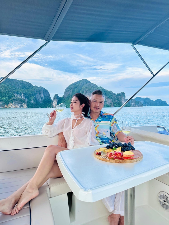 Hoa hậu đông con nhất nhì showbiz Việt: U40 vẫn đẹp nõn nà, đáp trả tinh tế khi bị nói đẹp mà 2 đời chồng-12