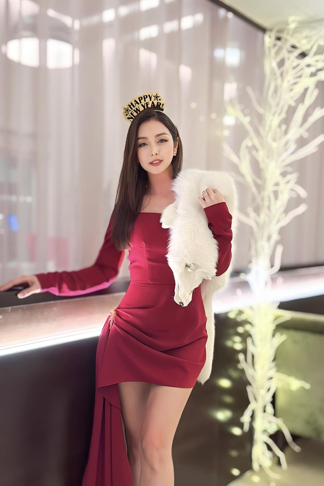 Hoa hậu đông con nhất nhì showbiz Việt: U40 vẫn đẹp nõn nà, đáp trả tinh tế khi bị nói đẹp mà 2 đời chồng-10