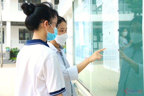 Bộ GD 'tuýt còi' việc dùng IELTS tuyển thẳng lớp 10, các tỉnh thay đổi thế nào?