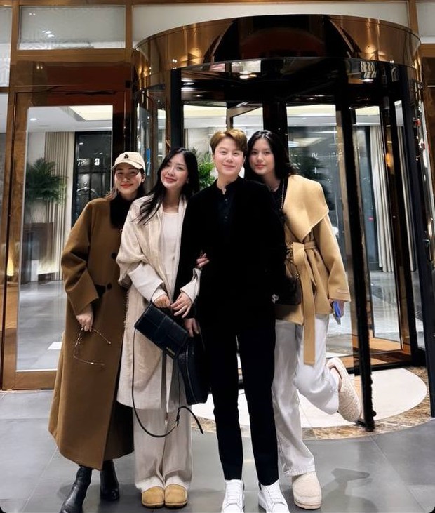 Mỹ nữ Bắc Giang cưới chồng nổi tiếng lần đầu lộ diện sau khi ngầm xác nhận mang thai bé Rồng, visual hiện tại thế nào?-2