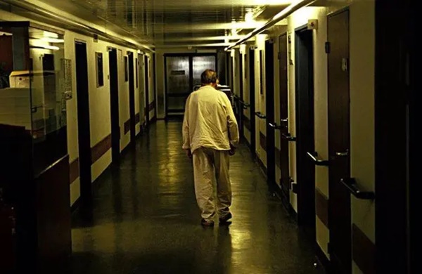 Vị bác sĩ 72 tuổi qua đời sau 1 năm phát hiện mắc ung thư: 2 điều ông hối tiếc chính là lời cảnh báo đến mọi người-2