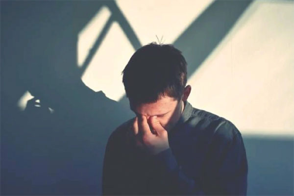 Mang hoa đến làm lành, người đàn ông thất thần khi nghe được câu nói của mẹ vợ-2