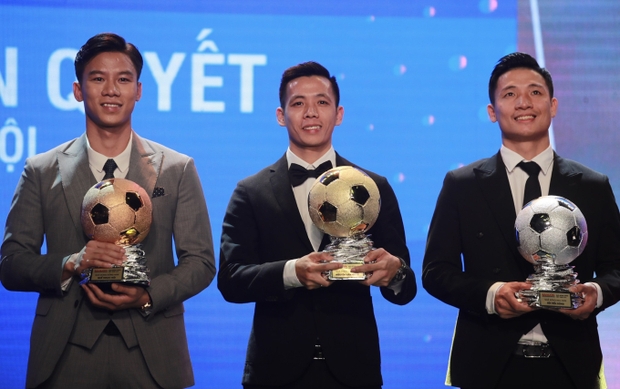 Ái nữ nhà cựu Chủ tịch CLB Sài Gòn bụng bầu vượt mặt vẫn bảo vệ chồng khi bị anti-fan nói giành quả bóng vàng nhờ bố vợ-2