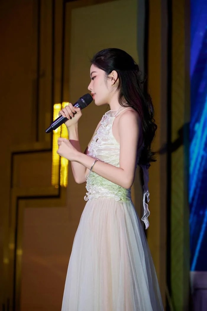 Nam Em có biểu hiện lạ về sức khỏe-1