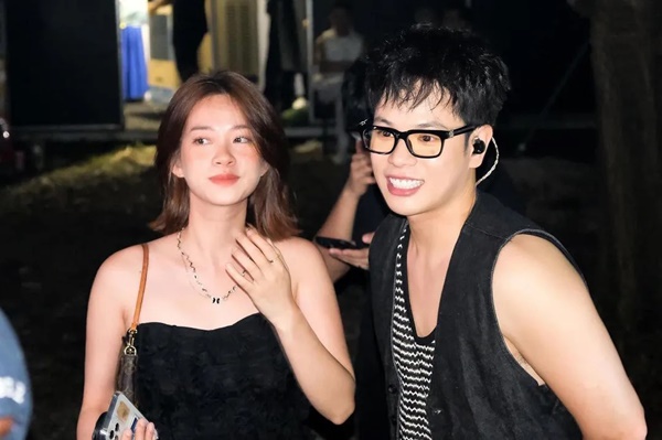 Vụ xích mích ở nước ngoài đang rầm rộ, vợ ca sĩ Jaykii lại bị đào phốt nhiều lần thái độ khó ở, mắng khách như tát nước-5