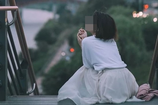 Anh trai ngoại tình còn ra điều kiện với chị dâu “15 năm nữa mới được ly hôn” và pha xử lý cực đỉnh của mẹ tôi