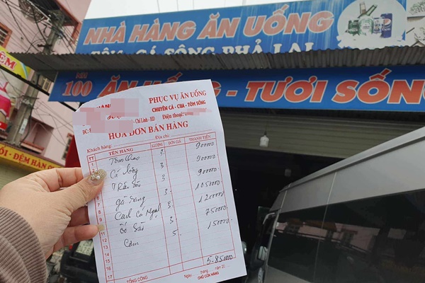 Khách tố bị nhà xe ở Quảng Ninh hành hung, bỏ giữa cao tốc: Tài xế khai gì?-2