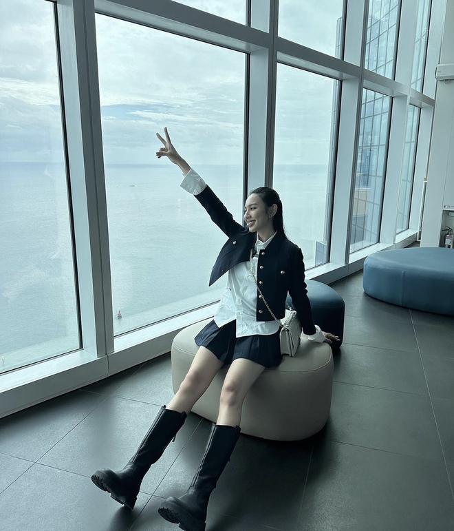 Style vi vu Thái 10 điểm của Thùy Tiên: Xinh yêu lại cực tôn dáng-9