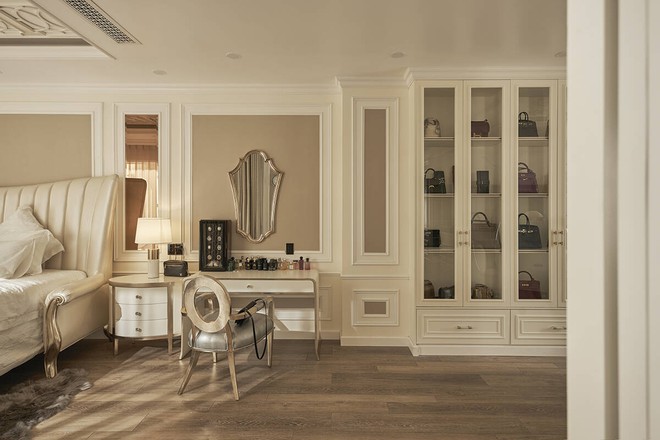 Hé lộ phòng thay đồ ở biệt thự triệu đô của Lệ Quyên: Nhiều đồ hiệu cỡ nào mà chị đẹp phải than quá mệt” khi sắp xếp!-5