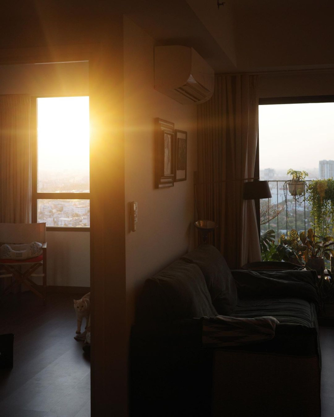 Khám phá căn hộ view sông Sài Gòn, vibe vô cùng thơ mộng của Hồ Thu Anh - linh cứu hoả xinh đẹp trong Đi về phía lửa-8