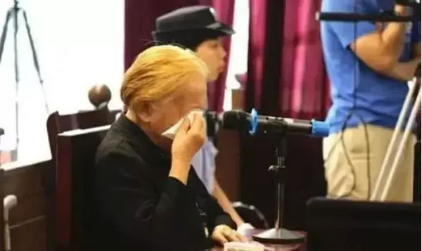 Mẹ già 83 tuổi đầu độc con trai rồi ra tự thú, cảnh sát tra án không cầm được nước mắt khi biết câu chuyện bi thương phía sau-5