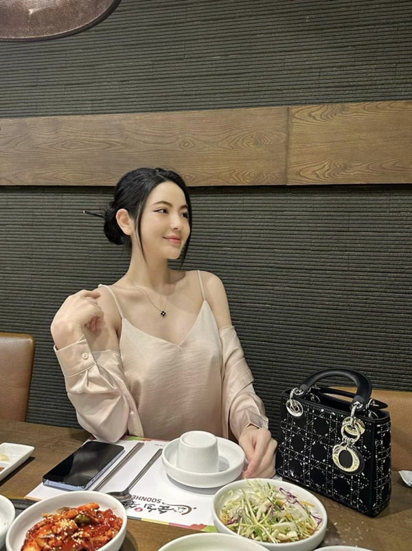 Lấy Quang Hải vừa nổi tiếng, giàu lại còn có ưu điểm này, bảo sao Chu Thanh Huyền nói: Biết thế lấy chồng sớm hơn”-1