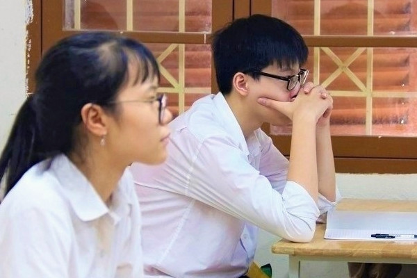 Học sinh Hà Nội như ngồi trên đống lửa chờ chốt môn thi vào lớp 10-1