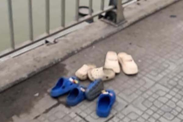 4 mẹ con nghi nhảy cầu Đông Trù được tìm thấy ở quê-3