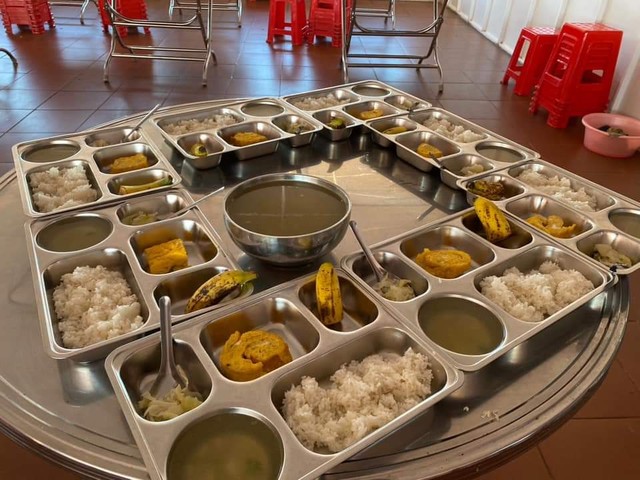 Xôn xao suất ăn giảm cân của học sinh tiểu học-2