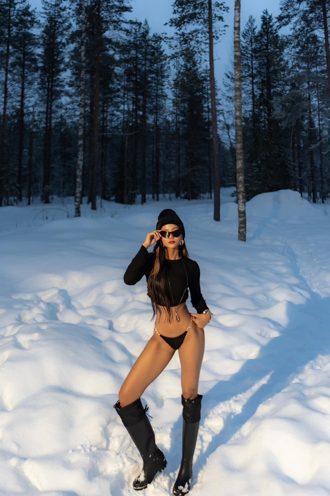 H’Hen Niê mặc bikini trên tuyết-1