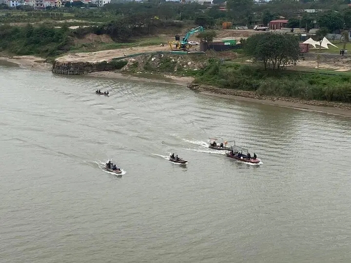 Dựng chuyện ôm 3 con nhảy sông tự tử, người mẹ đối diện tội đe doạ giết người-1