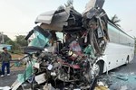 Vụ xe khách tông kinh hoàng ở cao tốc TP HCM-Long Thành-Dầu Giây: Tài xế chết, 12 hành khách bị thương-3