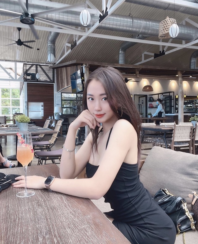 Nữ phi công đầu tiên ở Việt Nam lái dòng máy bay phản lực: Xinh như Hoa hậu, 23 tuổi đã là cơ phó-5