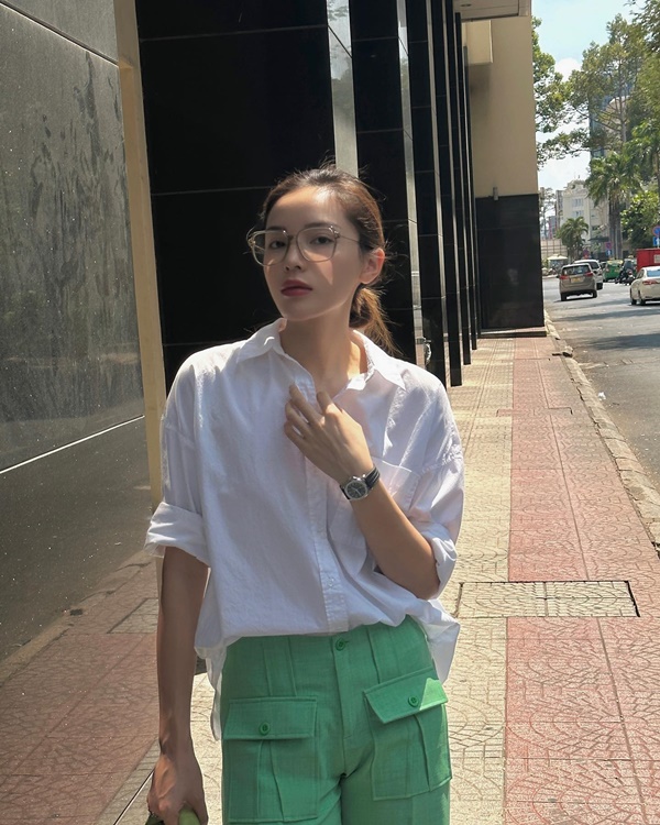 Học Kỳ Duyên cách phối đồ sành điệu với 3 kiểu áo phổ biến nhất mùa xuân và hè-9