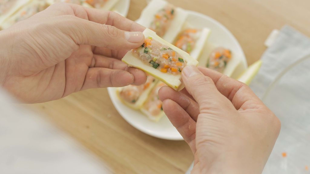 Món ăn giảm cân: Măng tươi nhồi thịt hấp giòn ngọt ngon-5