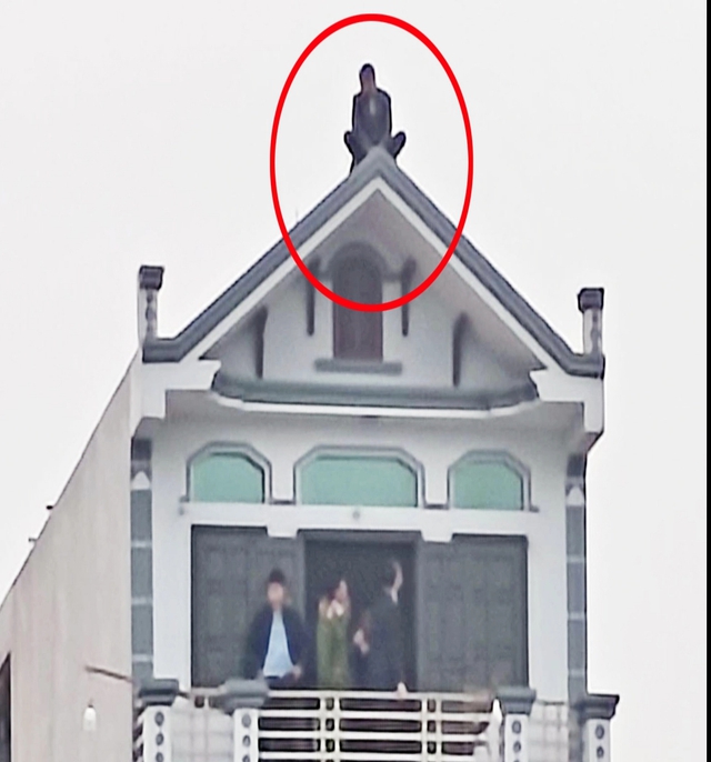 Bắc Giang: Người đàn ông đâm vợ và mẹ vợ rồi nhảy từ nóc nhà nghỉ xuống đất-2