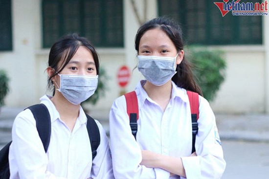 Phụ huynh Hà Nội chi hàng chục triệu đặt cọc suất vào lớp 10 đổi sự yên tâm