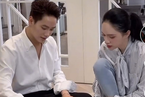 Song Joong Ki khoe cẩu lương với bà xã người Anh ở sự kiện, vợ chiếm sạch spotlight của cả dàn sao vì quá đẹp-7